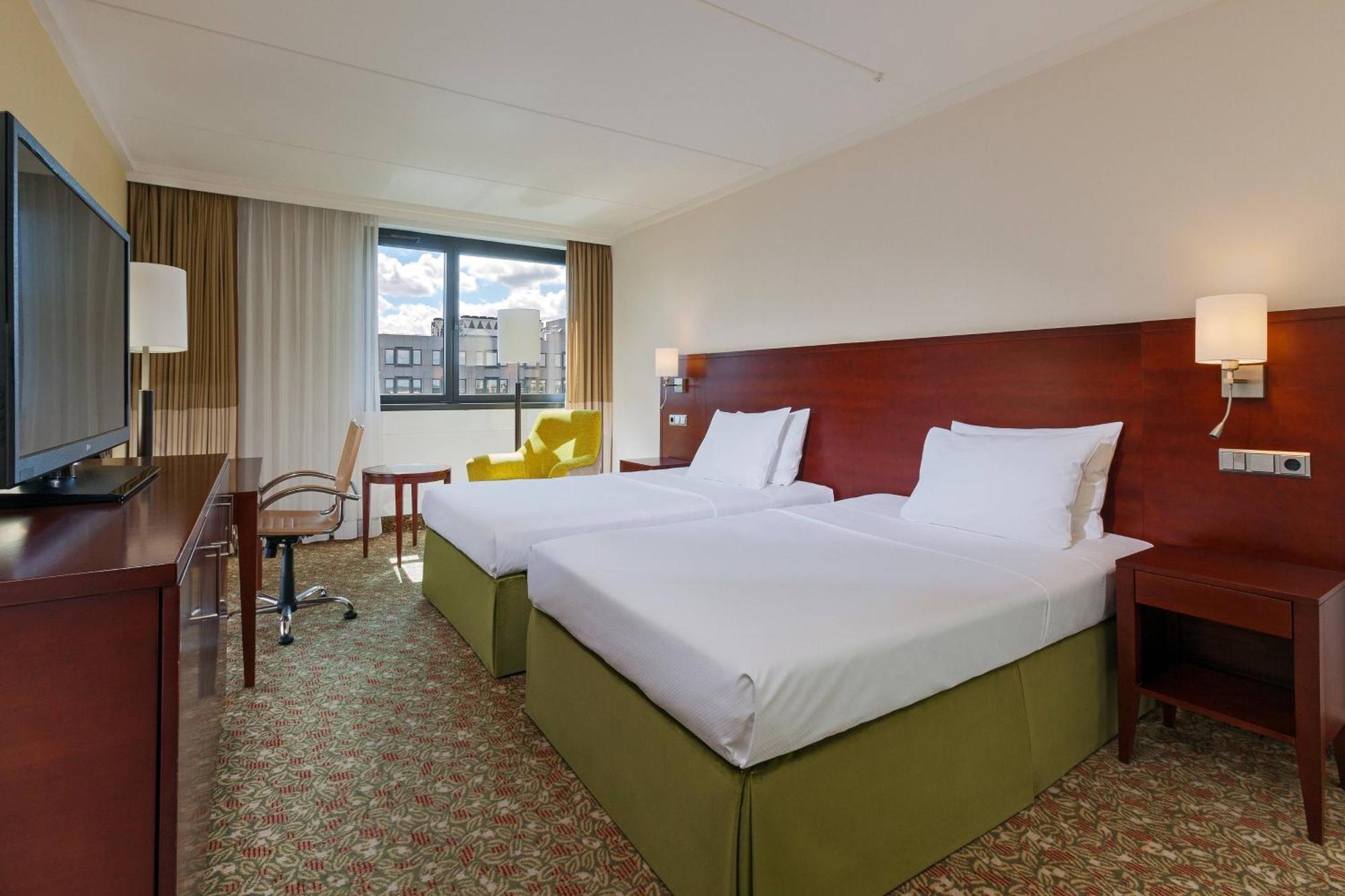 Courtyard By Marriott Seestern Hotel 4*