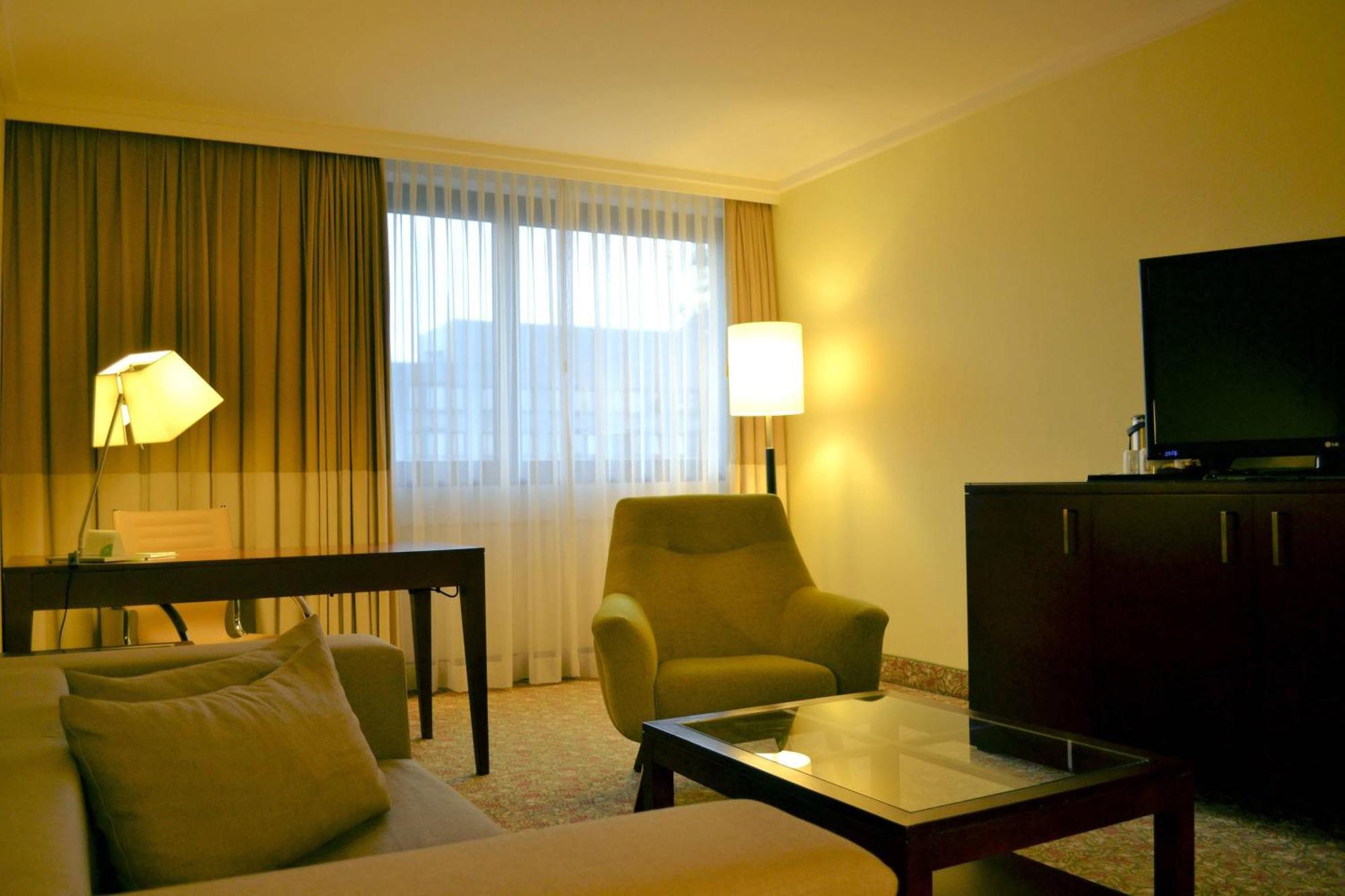 Courtyard By Marriott Seestern Hotel 4*