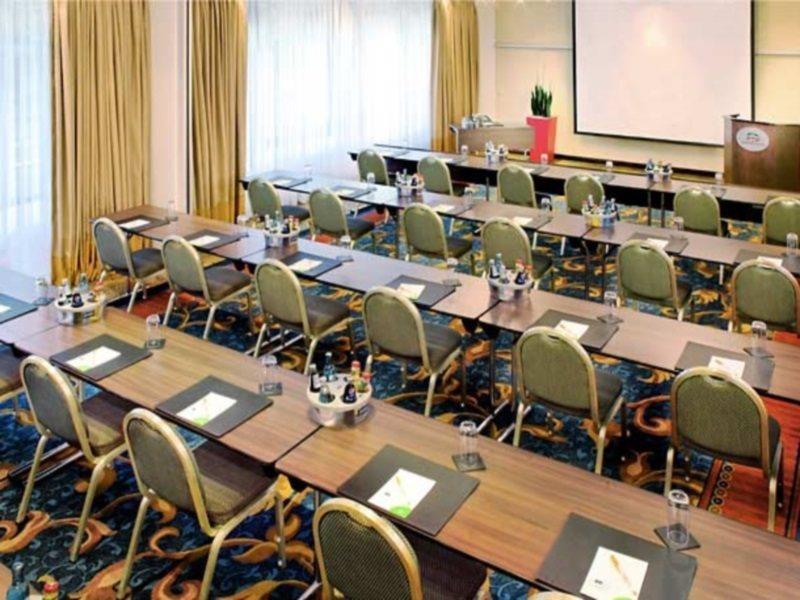 Hotel Courtyard By Marriott Seestern