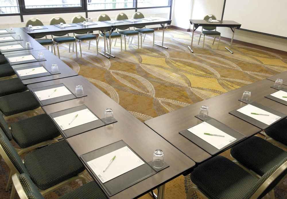 Courtyard By Marriott Seestern Hotel 4*