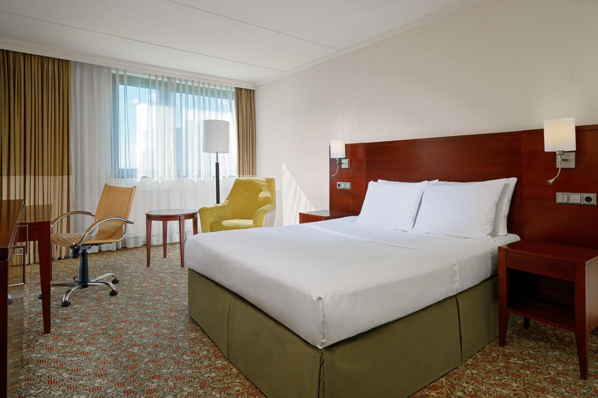 Courtyard By Marriott Seestern 4*