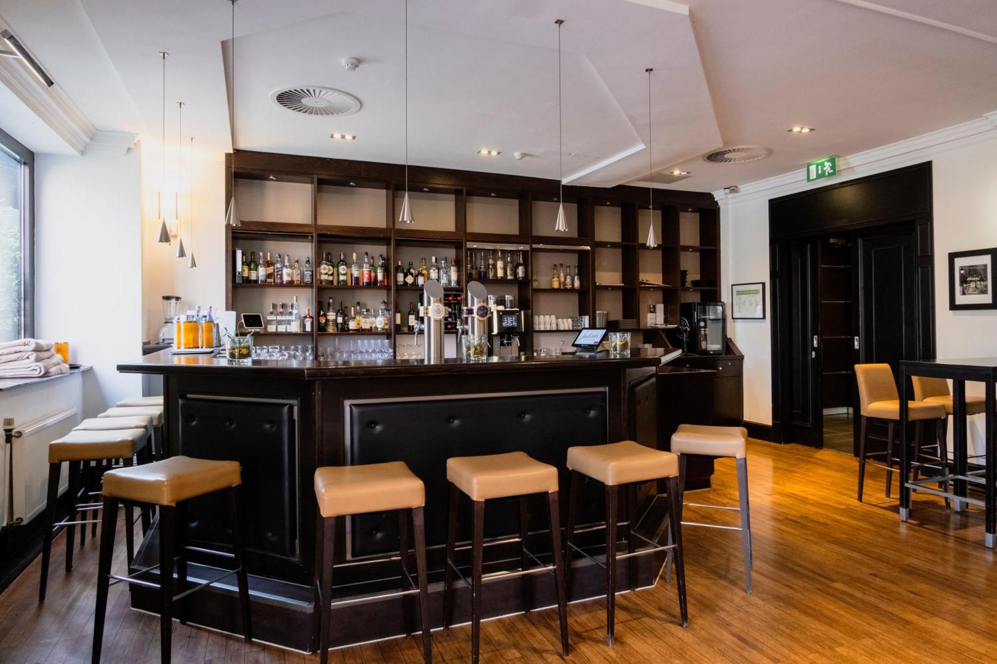 Courtyard By Marriott Seestern Hotel 4*