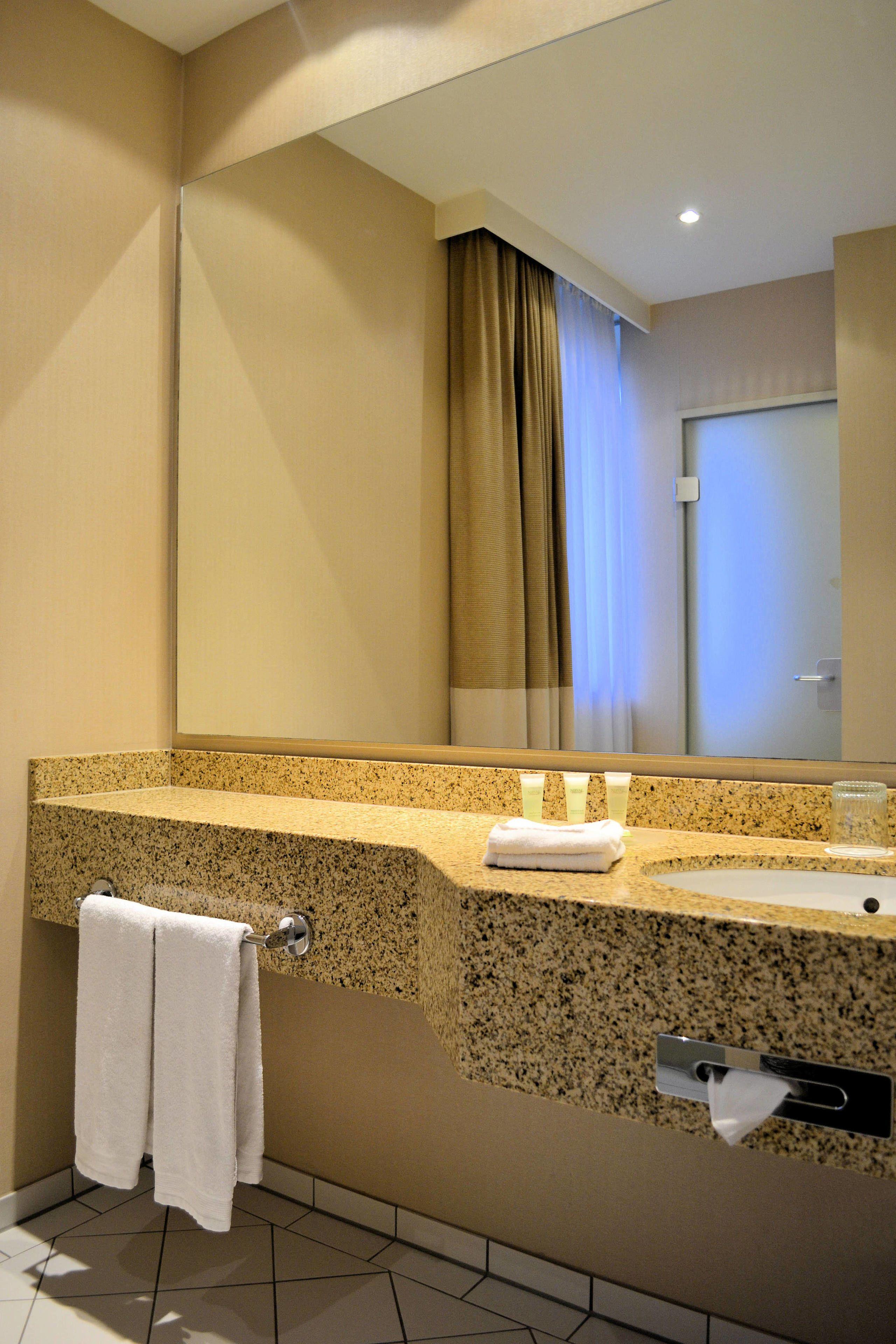 Courtyard By Marriott Seestern Hotel Düsseldorf