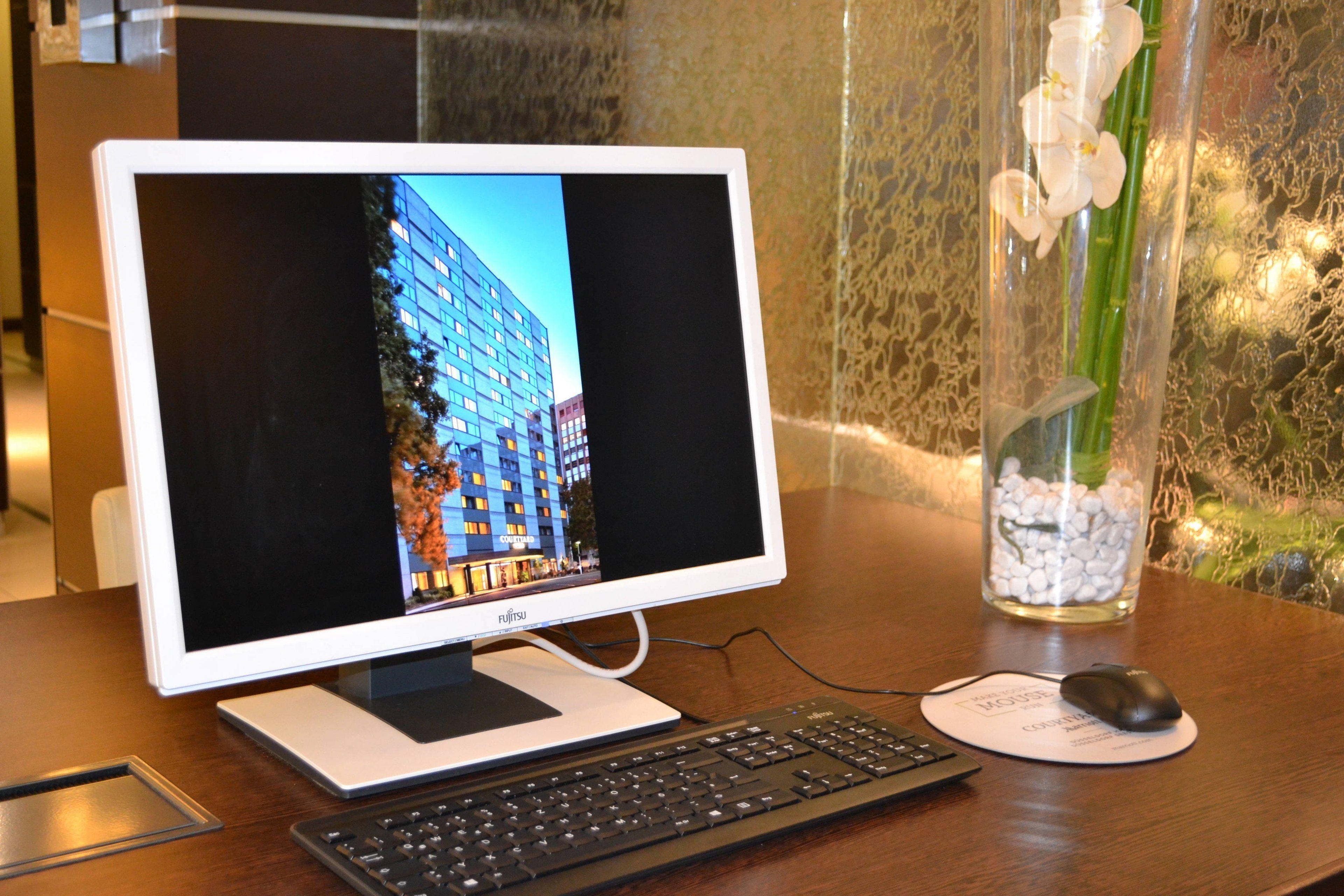 Courtyard By Marriott Seestern Hotel