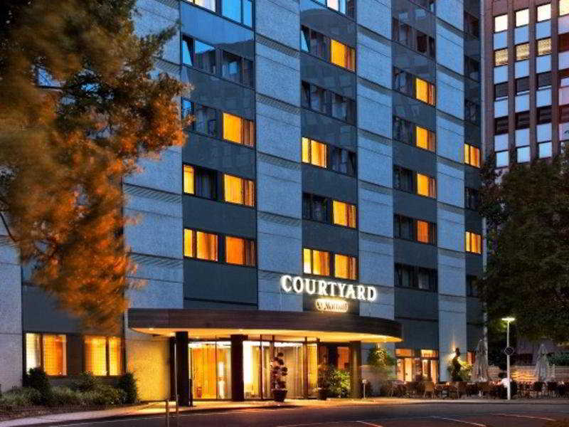 Courtyard By Marriott Seestern 4*