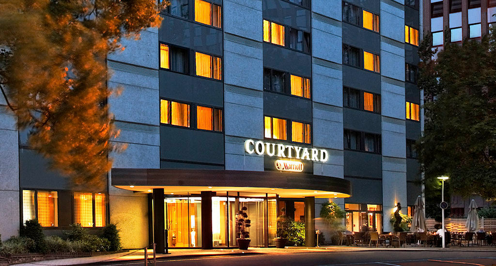 Courtyard By Marriott Seestern Hotel 4*